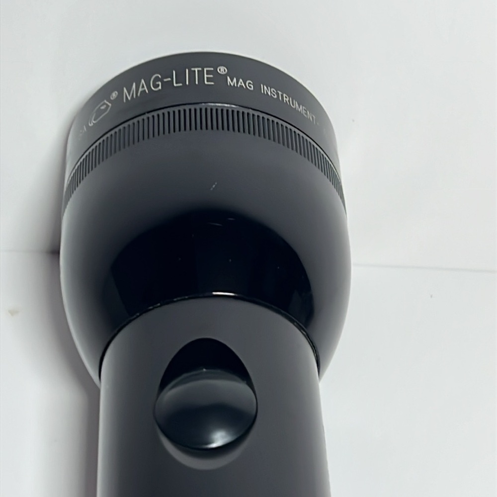MAG-LITE - Picture 3 of 7